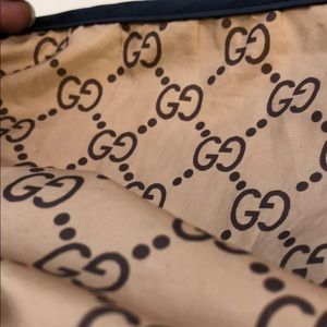 Meet your Posher, Dominique